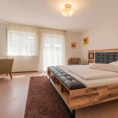 Гостевой дом Am Kirchplatz 3*