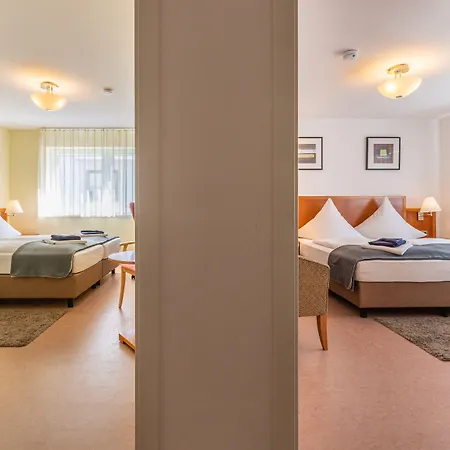 招待所 Am Kirchplatz 于伯林根