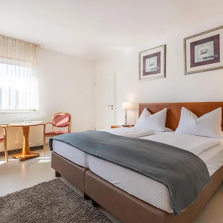 Am Kirchplatz 3* ユーバーリンゲン